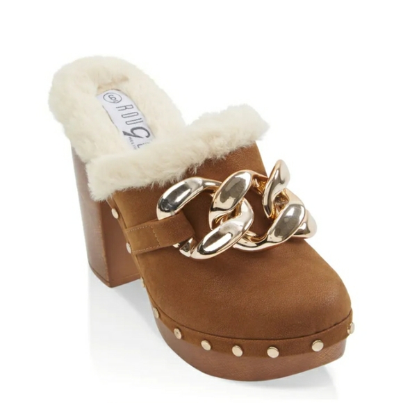 Shoes - Chain Detail Brown Soft And Comfy Clogs Size 9